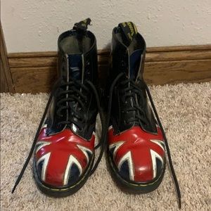 RARE UNION JACK DR. MARTENS